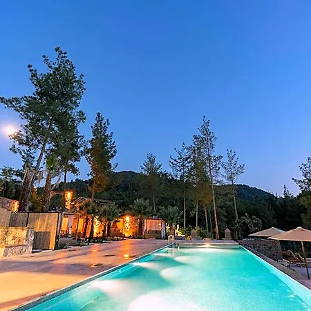 Izz Getaway - Adult Only